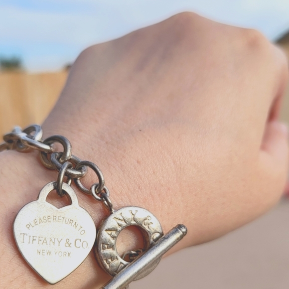 🛍⛓️Tiffany and Co 925 Silver Heart Charm Bracelet